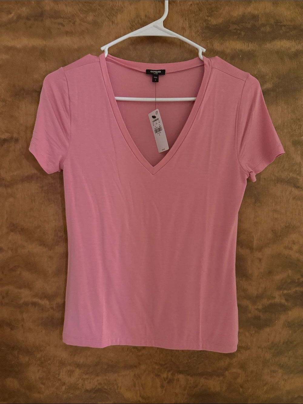 NWT Express Pink Supersoft Fitted V-Neck Double
Layer Tee